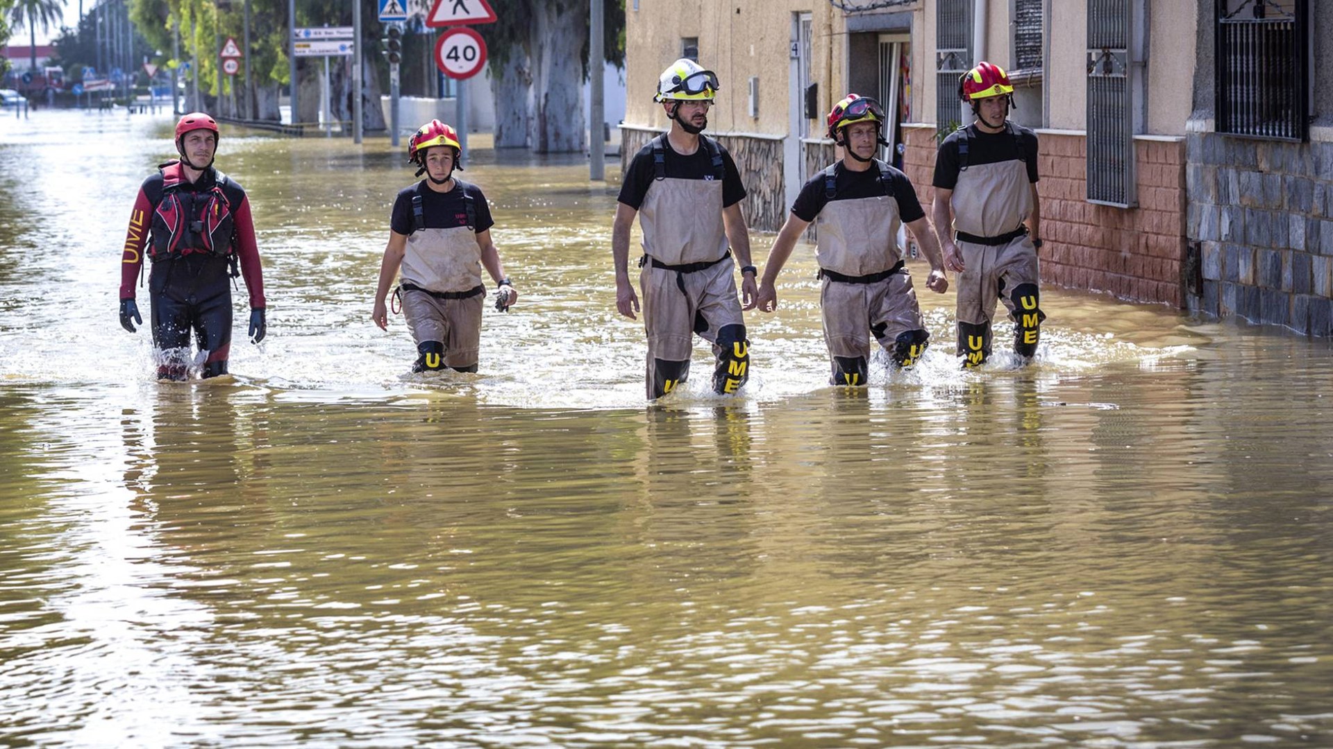 Φονικές πλημμύρες στην Ισπανία – Αυξάνονται οι νεκροί – ΒΙΝΤΕΟ