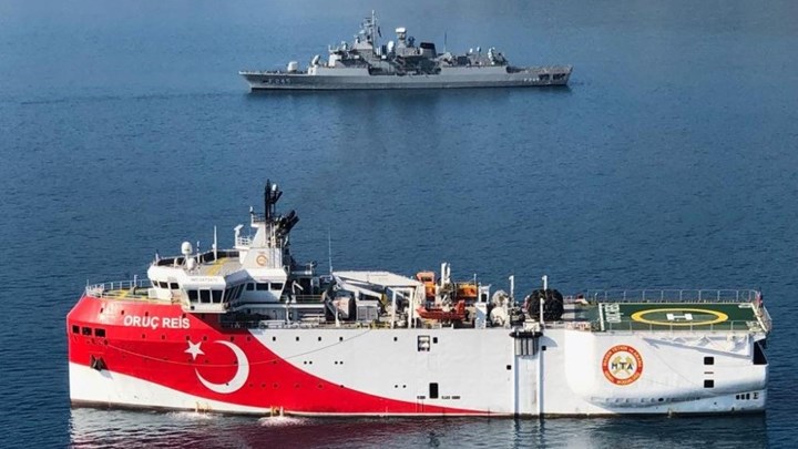 Νέα τουρκική πρόκληση: Με συνοδεία τούρκικης φρεγάτας στην Ανατολική Μεσόγειο το «Ορούτς Ρέις» – ΦΩΤΟ