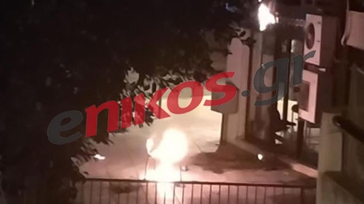 Επίθεση με γκαζάκια σε υποκατάστημα των ΕΛΤΑ στην Πεύκη – ΦΩΤΟ αναγνώστη