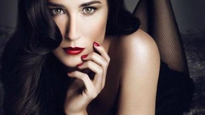 Σοκάρουν οι αποκαλύψεις στο βιβλίο της Ντέμι Μουρ: Μετανιώνω για τα “τρίο” στον γάμο μου με τον Άστον Κούτσερ -BINTEO