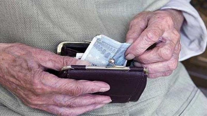 “Ψυχρολουσία” για τους συνταξιούχους φέρνουν τα νέα εκκαθαριστικά σημειώματα – Τι μειώσεις θα δουν