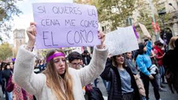 Μαζικές διαδηλώσεις στην Ισπανία κατά της βίας των γυναικών – ΦΩΤΟ