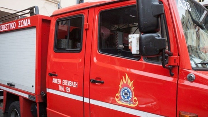 Ανατροπή εθελοντικού πυροσβεστικού οχήματος στη Νέα Μάκρη
