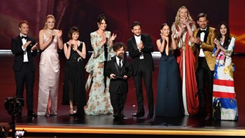Σάρωσε τα βραβεία Emmy το «Game of Thrones» – Δείτε τους νικητές της βραδιάς – ΒΙΝΤΕΟ