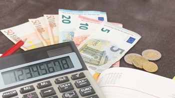 Πόσο θα μειωθούν οι φόροι από το 2020 για μισθωτούς, συνταξιούχους και αγρότες