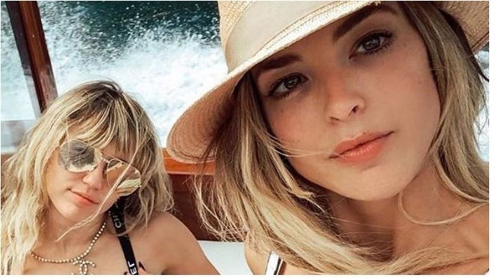 Η Κέιτλιν Κάρτερ στηρίζει τη Μάιλι Σάιρους παρά τον χωρισμό τους