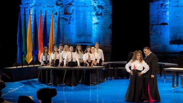 Οι έξοχες κατά Κραουνάκη «Εκκλησιάζουσες» έρχονται και στο Θέατρο Τέχνης της Φρυνίχου