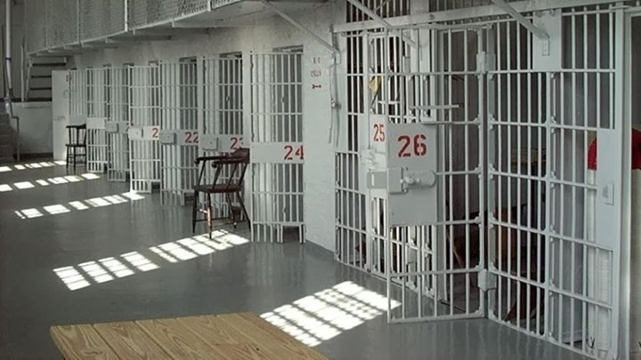 Συναγερμός στην Αστυνομία: Κρατούμενος στις φυλακές Δομοκού δεν επέστρεψε από την άδεια