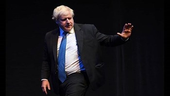 “Πυρά” Τζόνσον κατά Ιράν για τις επιθέσεις στη Σαουδική Αραβία