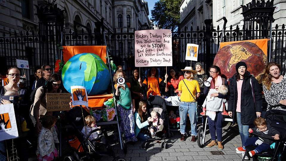 Αυτή είναι η προτροπή του Ιταλού υπουργού Παιδείας στους μαθητές: Κάντε κοπάνα, διαδηλώστε για το κλίμα