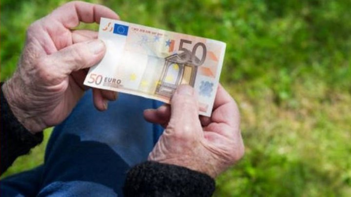 Αυξήσεις πάνω και από 300 ευρώ στις νέες συντάξεις χηρείας – Ποιοι θα πάρουν αναδρομικά άνω των 1.550 ευρώ