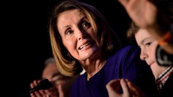 Πελόζι: Η περίληψη της συνομιλίας Τραμπ-Ζελένσκι επιβεβαιώνει ότι είναι αναγκαία μια έρευνα σε βάρος του Αμερικανού προέδρου