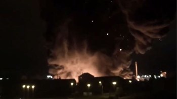 Μεγάλη πυρκαγιά σε εργοστάσιο χημικών στη Γαλλία – ΦΩΤΟ – ΒΙΝΤΕΟ