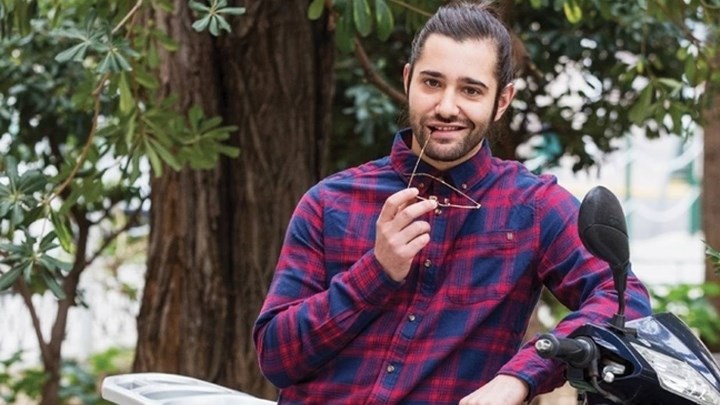 Ο Γιώργος Καφετζόπουλος είναι ο νέος άσσος στο «Ο τρίτος είναι ο πιο γλυκός»