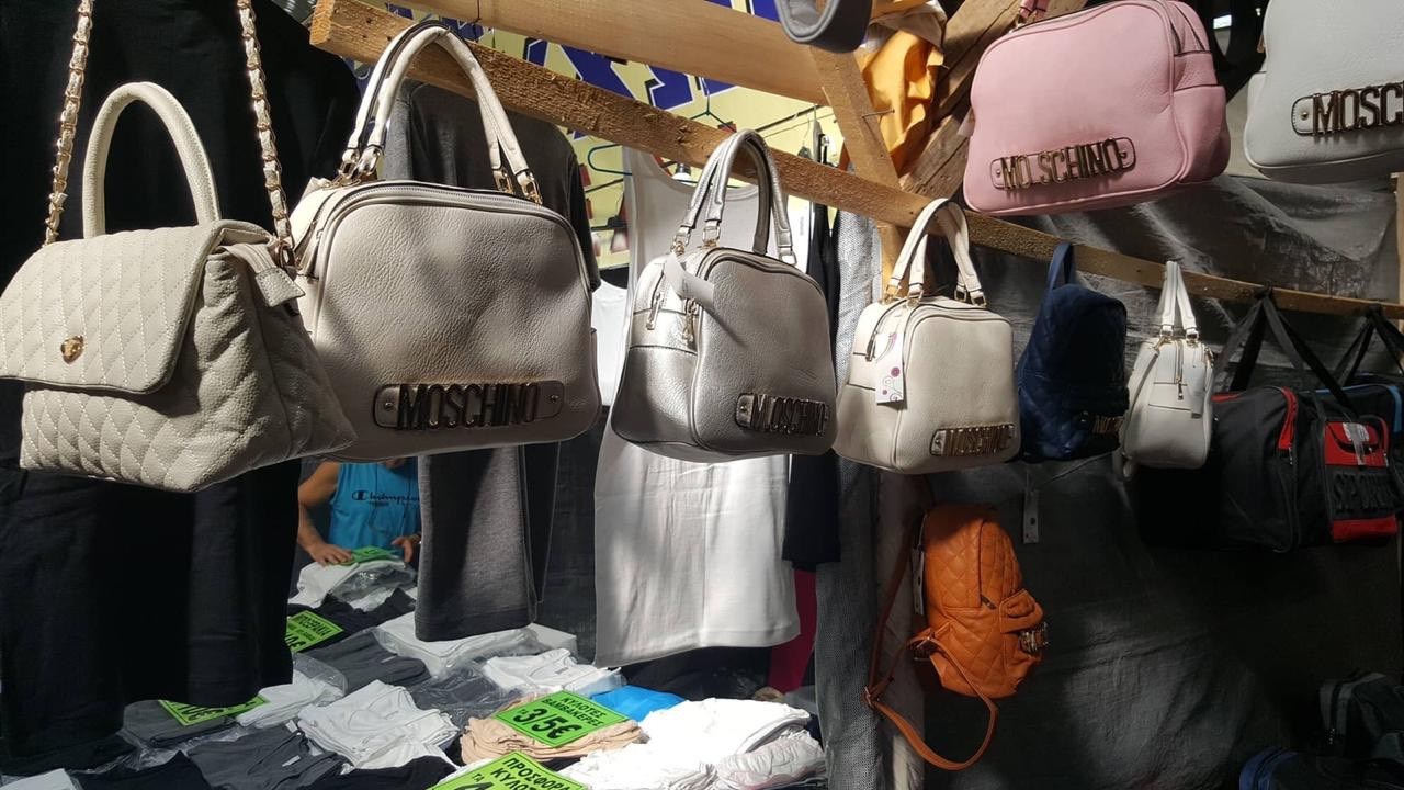 Μεγάλη επιχείρηση κατά του παρεμπορίου στη Λάρισα – ΦΩΤΟ