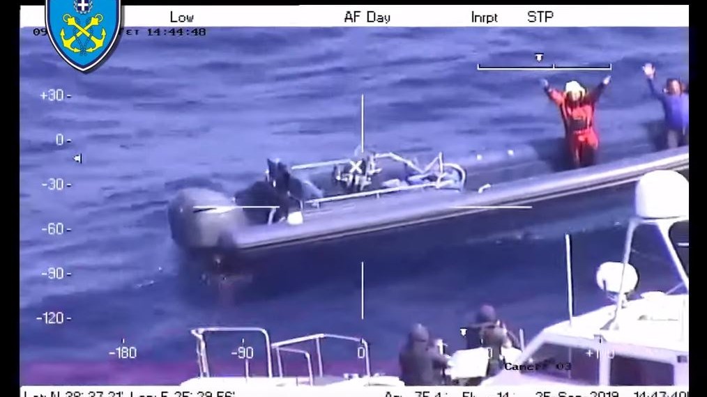 Πώς το Λιμενικό ακινητοποίησε ύποπτο φουσκωτό στο Αιγαίο – Εντυπωσιακές εικόνες από την περιπετειώδη καταδίωξη -ΒΙΝΤΕΟ