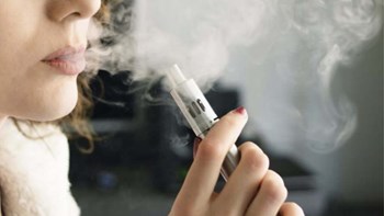 Δώδεκα οι θάνατοι που συνδέονται με το ηλεκτρονικό τσιγάρο στις ΗΠΑ
