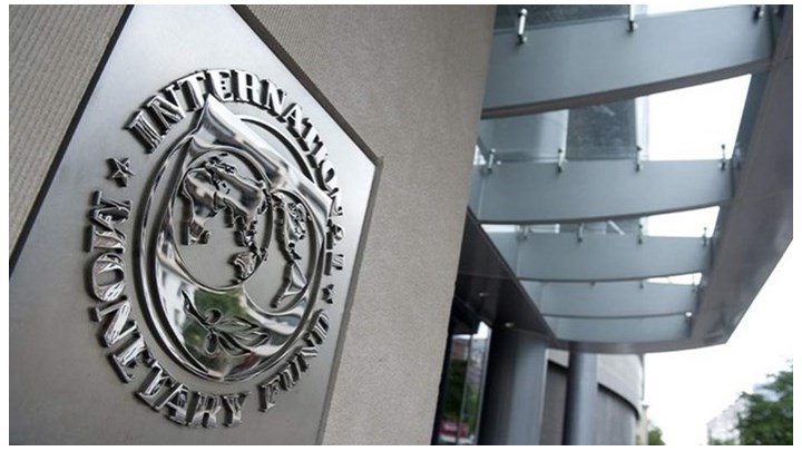 ΔΝΤ: Εύσημα στην κυβέρνηση και “καμπανάκια” για την οικονομία – Τι λέει για συντάξεις, φορολογία, εργασιακά και ανάπτυξη