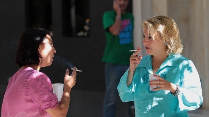 Οι Ρώσοι δεν θα μπορούν να καπνίζουν και να ψήνουν σουβλάκια στα μπαλκόνια των σπιτιών – Δείτε γιατί