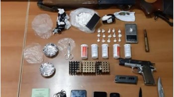 Λαβράκι σε αστυνομική επιχείρηση στο Ηράκλειο: 18χρονος έκρυψε κοκαΐνη σε πάρκο – Τι βρέθηκε στο σπίτι του – ΦΩΤΟ