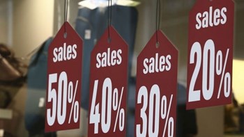 Πότε αρχίζουν οι φθινοπωρινές εκπτώσεις – Οι “παγίδες” που πρέπει να προσέξουν οι καταναλωτές