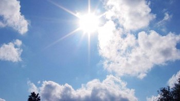 Καλοκαιρινό σκηνικό και τη Δευτέρα με θερμοκρασίες έως 33 βαθμούς – Αναλυτικά η πρόγνωση του καιρού