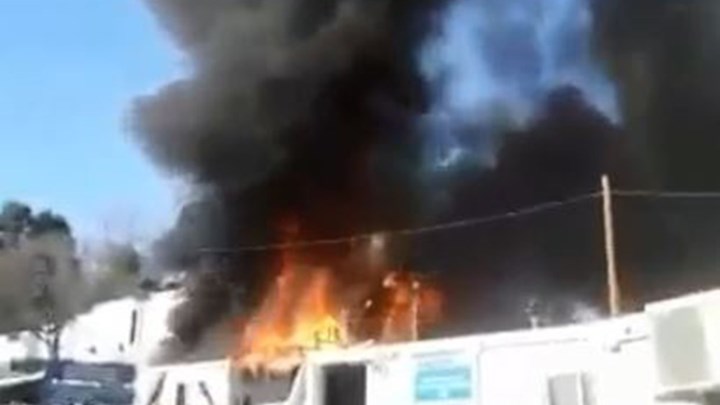 Φωτιά και ένταση στον προσφυγικό καταυλισμό της Μόριας – ΒΙΝΤΕΟ