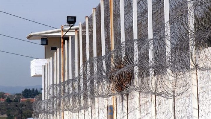 Κρατούμενος επιτέθηκε σε σωφρονιστικό υπάλληλο στις φυλακές Αυλώνα – Συνθήκες γαλέρας ορυχείου του περασμένου αιώνα καταγγέλλουν οι σωφρονιστικοί