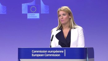 Ευρωπαϊκή Επιτροπή για Μόρια: Τραγικό γεγονός – Είμαστε έτοιμοι να αυξήσουμε τη βοήθειά μας στην Ελλάδα