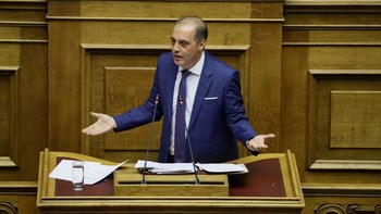 Βελόπουλος: Συμφωνείτε σε όλα και κάνετε ψευτοαντιδικίες την ώρα των δελτίων ειδήσεων