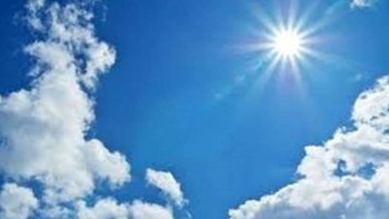 Ηλιοφάνεια με αραιές νεφώσεις τη Δευτέρα – Ο υδράργυρος θα φτάσει στους 28 βαθμούς