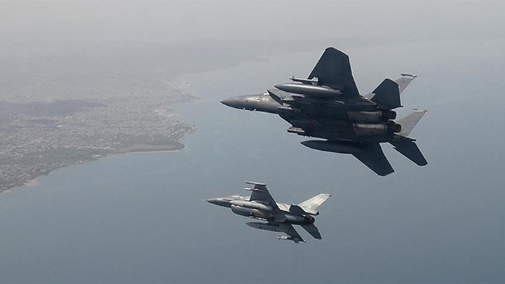 Συνεχίζει να προκαλεί η Τουρκία: «Αερομαχία» με οπλισμένα μαχητικά