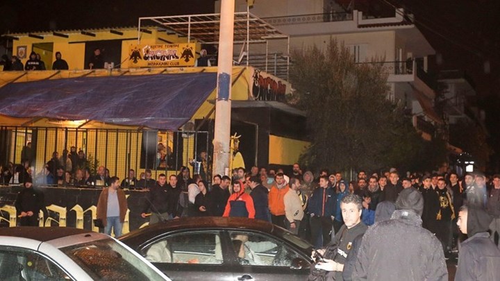 Επίθεση σε σύνδεσμο της ΑΕΚ στην Αλεξανδρούπολη – ΒΙΝΤΕΟ