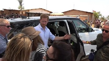 H επίπληξη του πρίγκιπα Χάρι σε δημοσιογράφο – ΒΙΝΤΕΟ