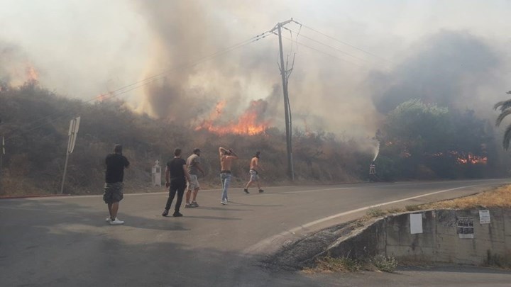 Φωτιά στο Ρέθυμνο – Κοντά σε σπίτια οι φλόγες – ΦΩΤΟ – ΒΙΝΤΕΟ