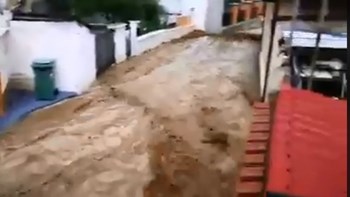 Η κακοκαιρία “χτύπησε” και τη Ροδόπη – Συγκλονιστικές εικόνες από τους πλημμυρισμένους δρόμους – ΒΙΝΤΕΟ