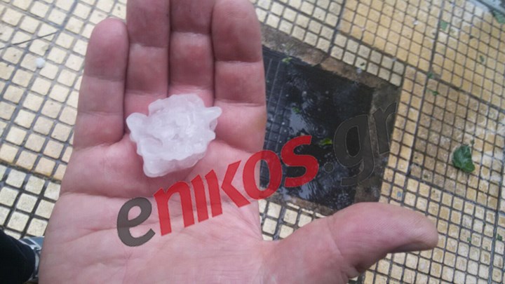 Χαλάζι σε μέγεθος μπάλας πινγκ – πονγκ σε  Αγία Παρασκευή και Κολωνάκι – ΦΩΤΟ αναγνώστη