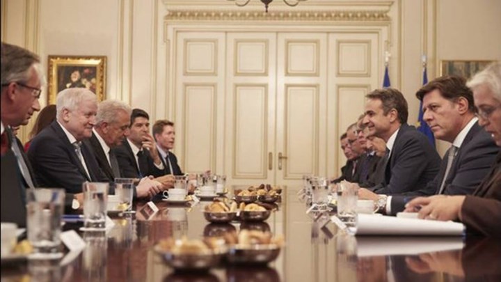 Μητσοτάκης στον Γερμανό ΥΠΕΣ: Πρέπει να βρούμε τρόπο να σταματήσουμε τις ροές – Τι συζητήθηκε στη συνάντησή τους