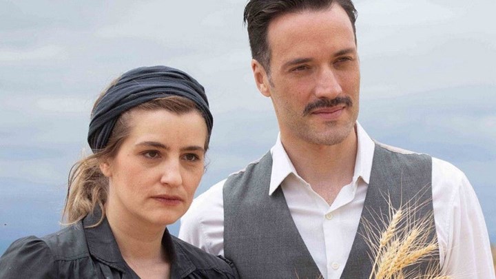 Το χωριό που γυρίστηκε η σειρά “Άγριες Μέλισσες” από ψηλά – ΒΙΝΤΕΟ από drone