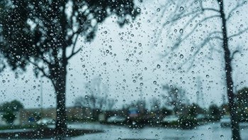 Καταιγίδες “σαρώνουν” τη χώρα – Πού θα είναι έντονα τα φαινόμενα – ΦΩΤΟ