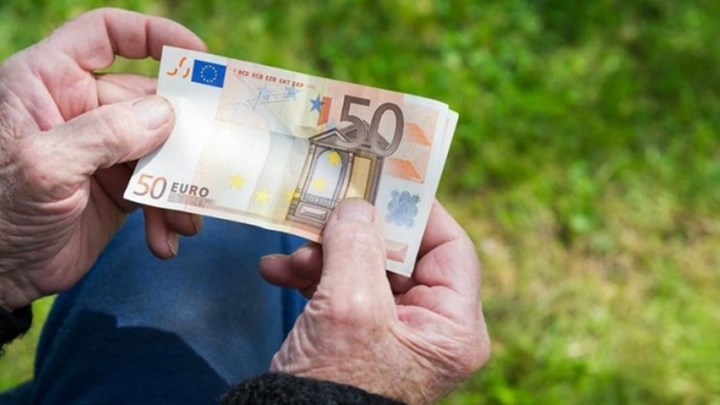 Αναδρομικά: Ποιοι διεκδικούν και τι ποσά – Τι αλλαγές εξετάζονται για τις ασφαλιστικές εισφορές