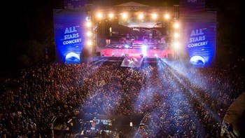 Αll Stars Concert: Σάκης Ρουβάς, Έλενα Παπαρίζου και Ελένη Φουρέιρα ξεσηκώσαν περισσότερους από 12.000 θεατές στο Μarkopoulo Park
