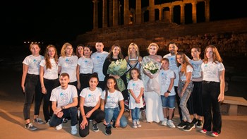 Τα διεθνή ΜΜΕ για την επίδειξη μόδας της Μαίρης Κατράντζου που διοργάνωσε το Σωματείο «ΕΛΠΙΔΑ – Σύλλογος Φίλων Παιδιών με καρκίνο»