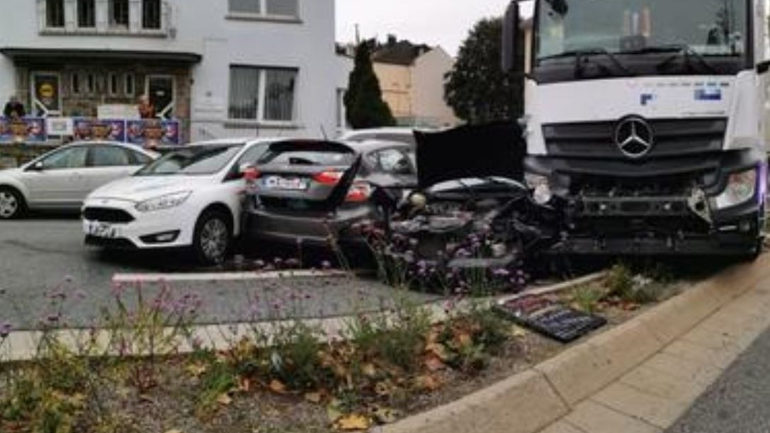 Τρομοκρατική ενέργεια η επίθεση με φορτηγό στη Γερμανία – Τουλάχιστον εννέα τραυματίες – ΦΩΤΟ