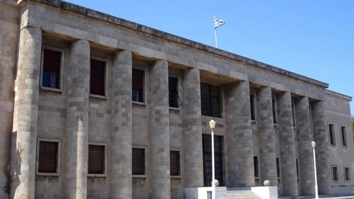 Ποινή κάθειρξης οκτώ ετών στον “τηλεστάρ” για ομαδικούς βιασμούς στη Ρόδο