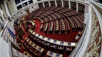 Πολιτική κόντρα μετά τις διαρροές στην ψηφοφορία για τον Παπαγγελόπουλο – Ο ένας δείχνει τον άλλο