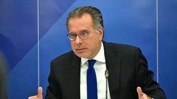 Κουμουτσάκος: Η επίθεση της Τουρκίας στη Συρία μπορεί να προκαλέσει νέα κύματα προσφύγων