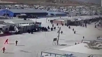 Νύφες τζιχαντιστών προσπάθησαν να αποδράσουν από καταυλισμό προσφύγων στη Συρία – ΒΙΝΤΕΟ