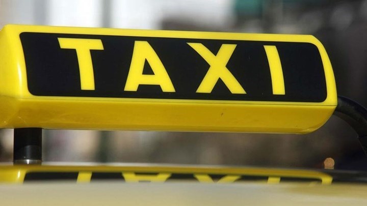 Καταγγελία σοκ στη Μυτιλήνη: Οδηγός ταξί αυνανιζόταν ενώ μετέφερε φοιτήτρια