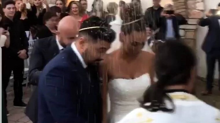 Παντρεύτηκε ο αδελφός του Παντελή Παντελίδη – Η συγκινητική στιγμή που το ζευγάρι χόρεψε το “Μένω Εδώ” – ΦΩΤΟ – ΒΙΝΤΕΟ